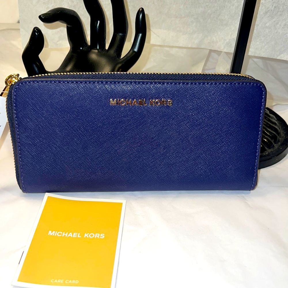 Michael Kors jet set zip wallet clutch blueberry